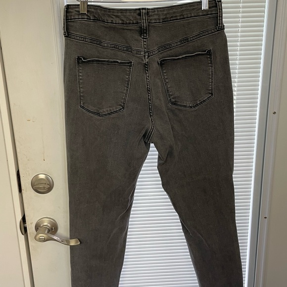 Universal Thread Target Jeans High Rise Skinny Crop Black Light Wash Size 12R/31 - Picture 8 of 9